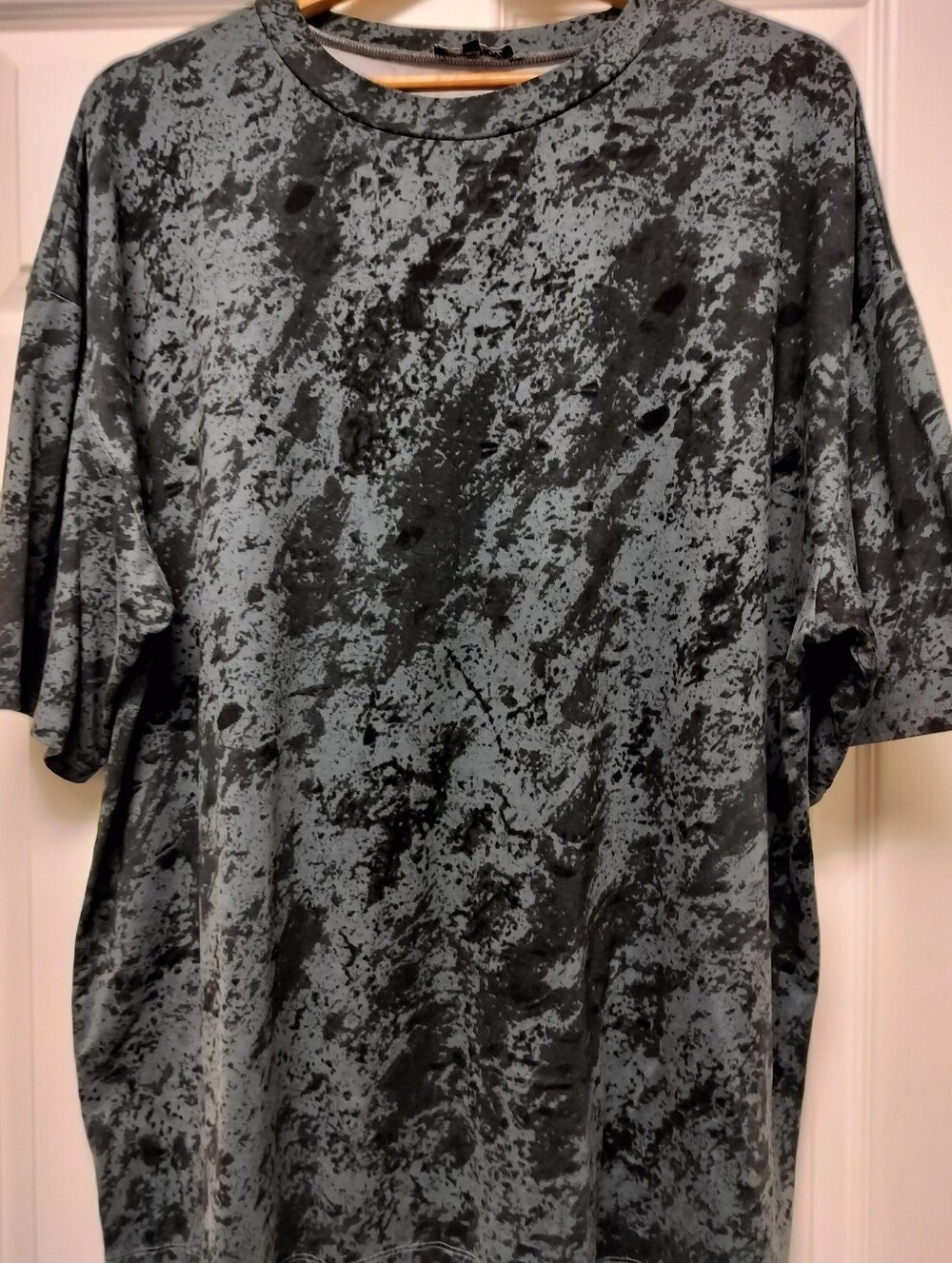 Women’s 2X Abstract Black & Gray Oversized Tunic Top – Short Sleeve